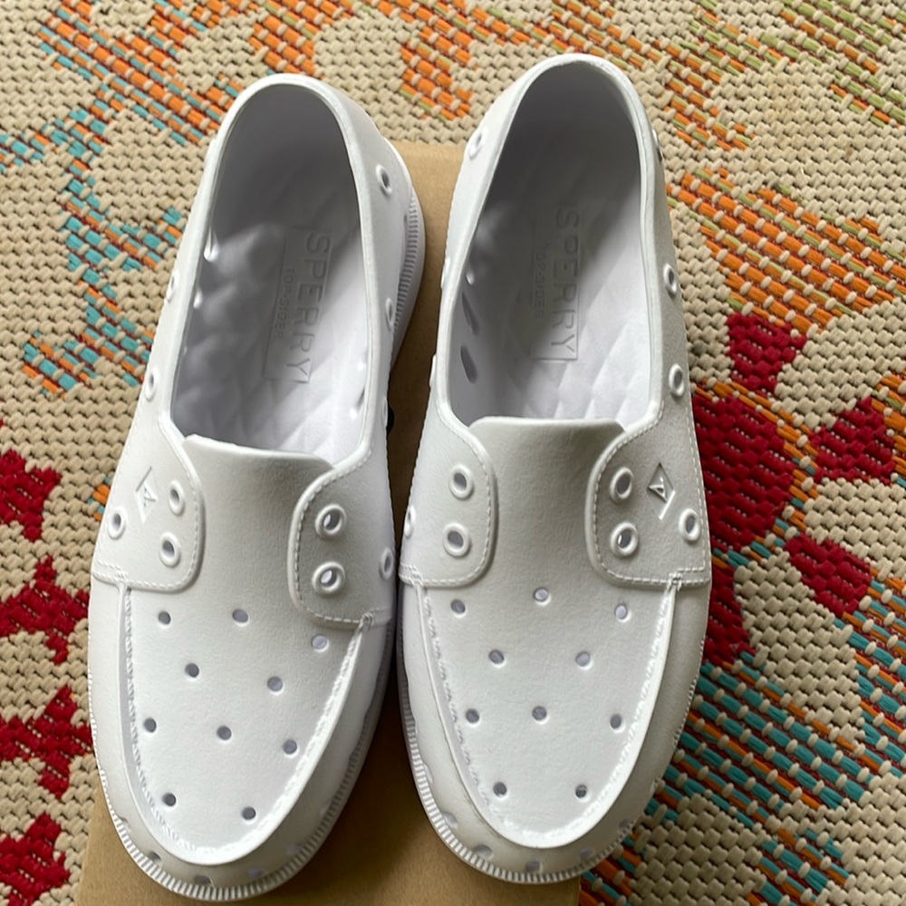New Sperry AO Float white pool shoes ladies size 8m UK 51/2 EUR 39m very white